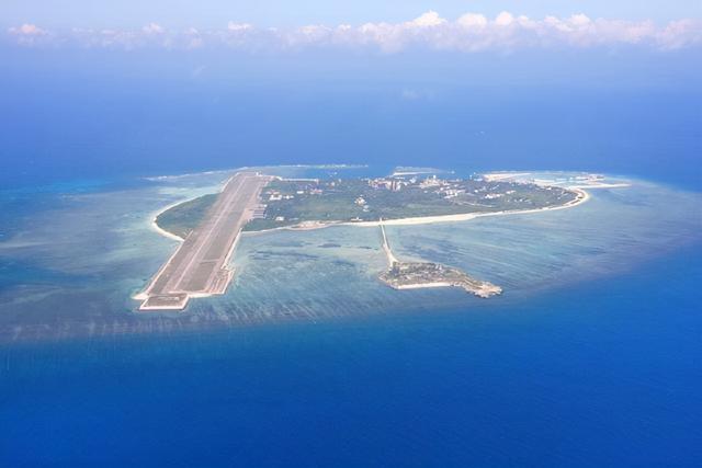 納土納群島，地理位置重要，主權(quán)歸屬印尼，與中國(guó)南海相關(guān)。，（注，該標(biāo)題簡(jiǎn)潔地概括了納土納群島的地理位置重要性，以及其主權(quán)歸屬印尼的現(xiàn)狀，同時(shí)與中國(guó)南海的相關(guān)聯(lián)性進(jìn)行了簡(jiǎn)要提及。）-圖3